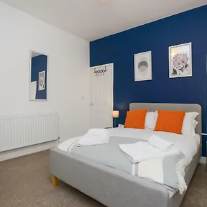  Apartment De Luxe Short Stays-beeston House